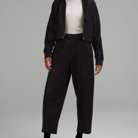 Lululemon Lab “Barrel Leg” Fleece Track Pants – Black (Size 6) | Cozy & Modern! - Picture 1 of 9